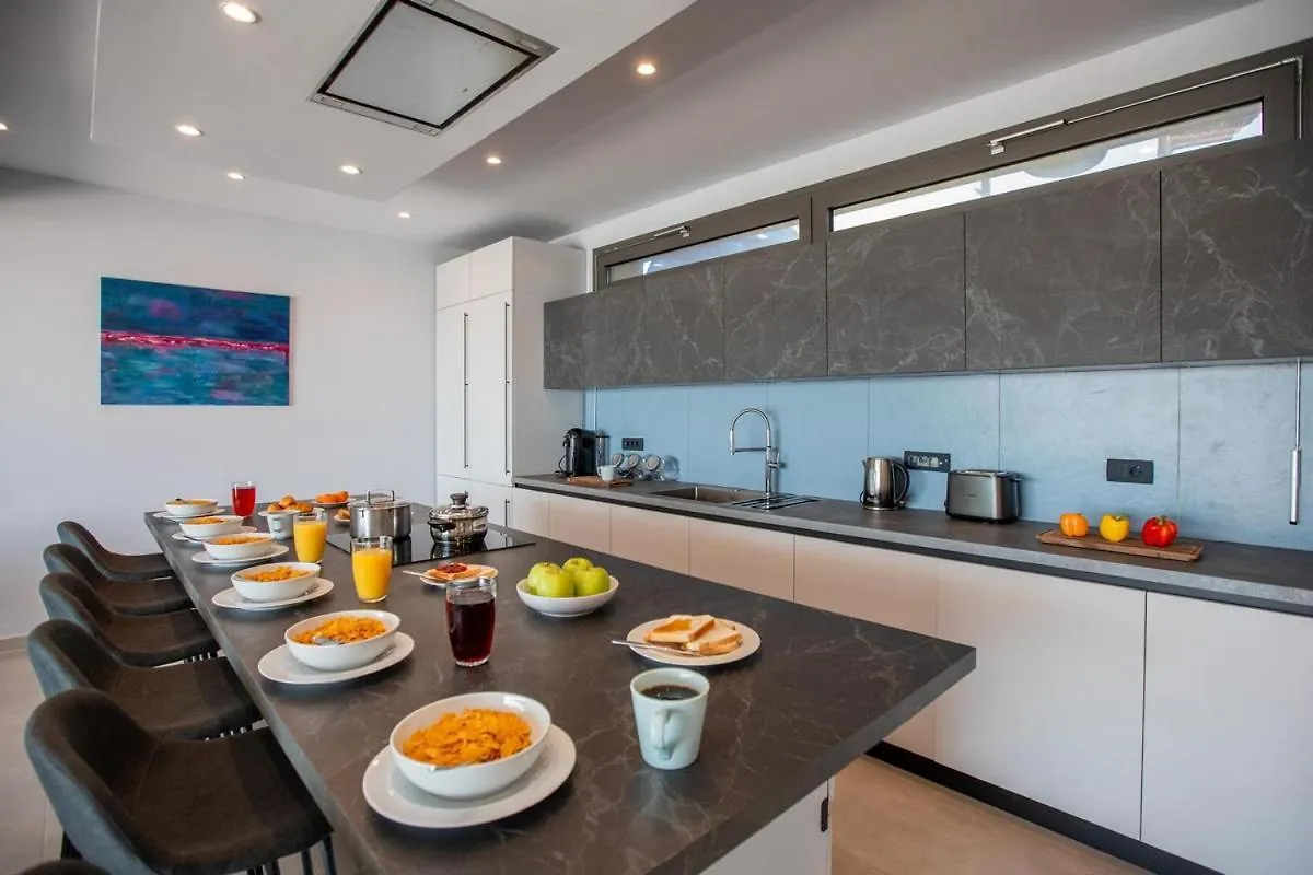 Ratzaklíon Exclusive Villa Petalouda